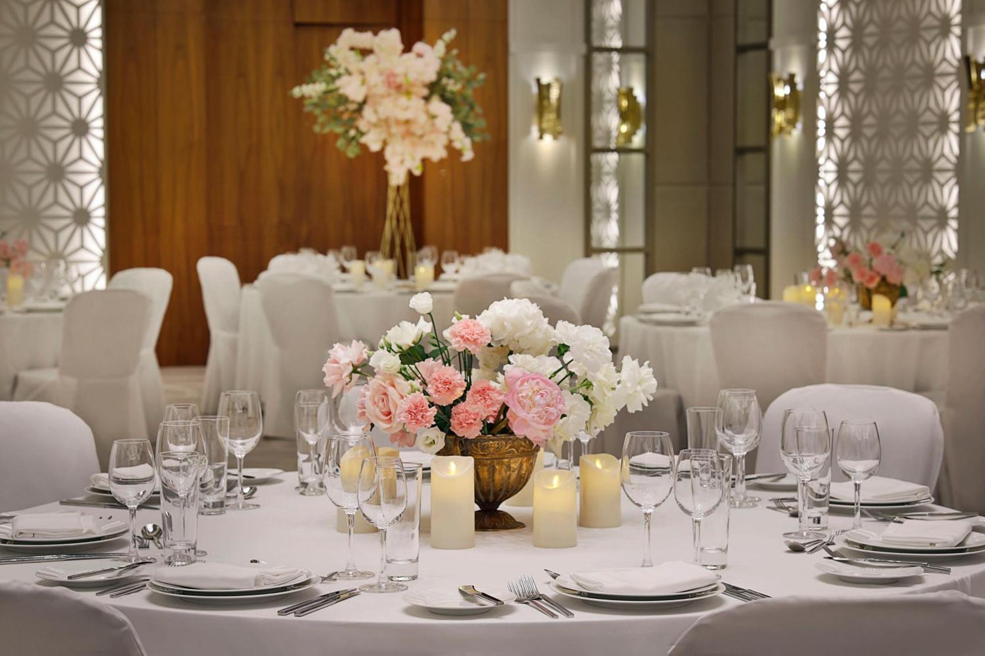 努尔苏丹喜来登酒店 阿斯坦纳 外观 照片 Wedding reception at the Jumeirah Emirates Towers Hotel
