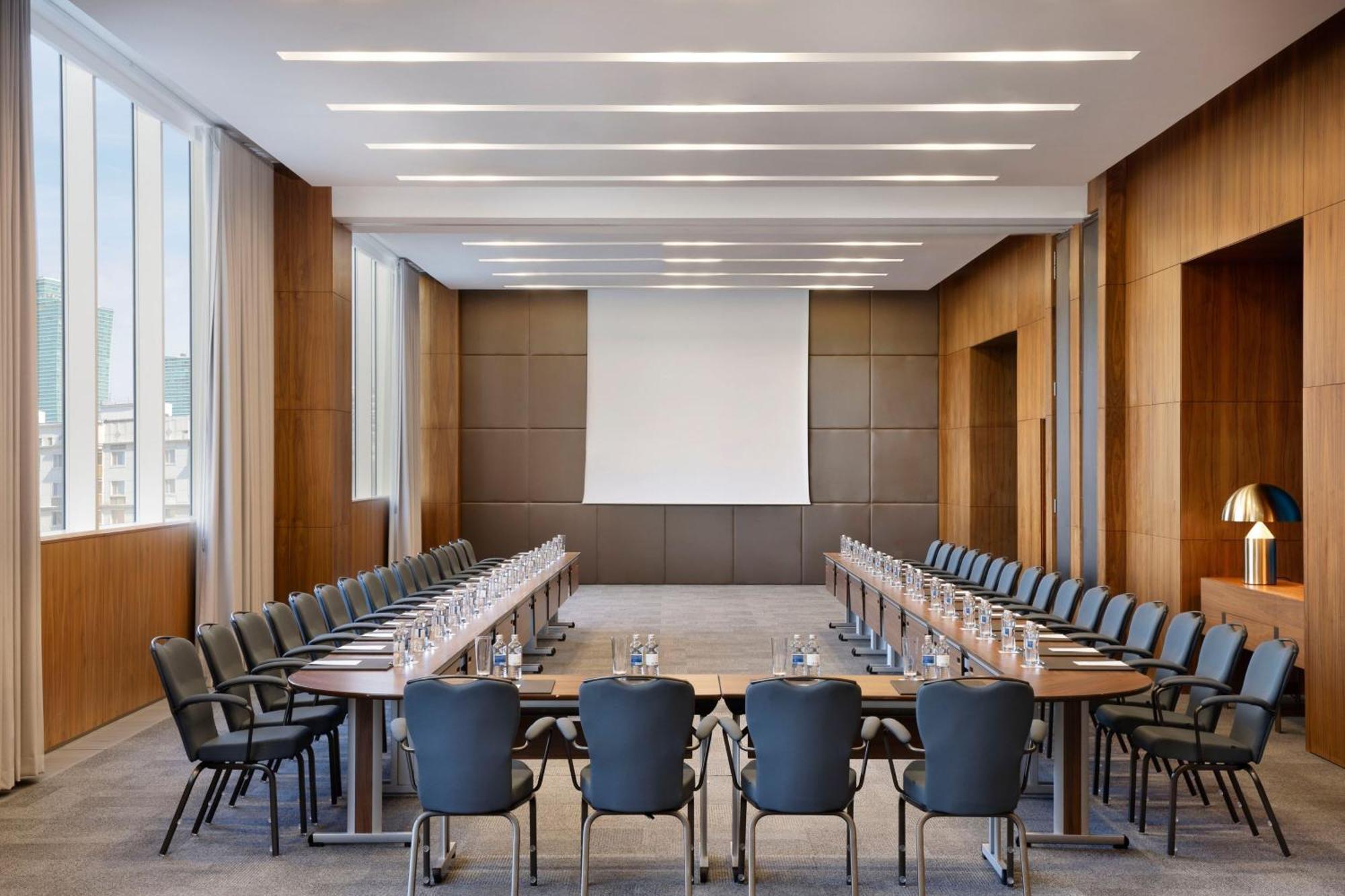 努尔苏丹喜来登酒店 阿斯坦纳 外观 照片 The boardroom