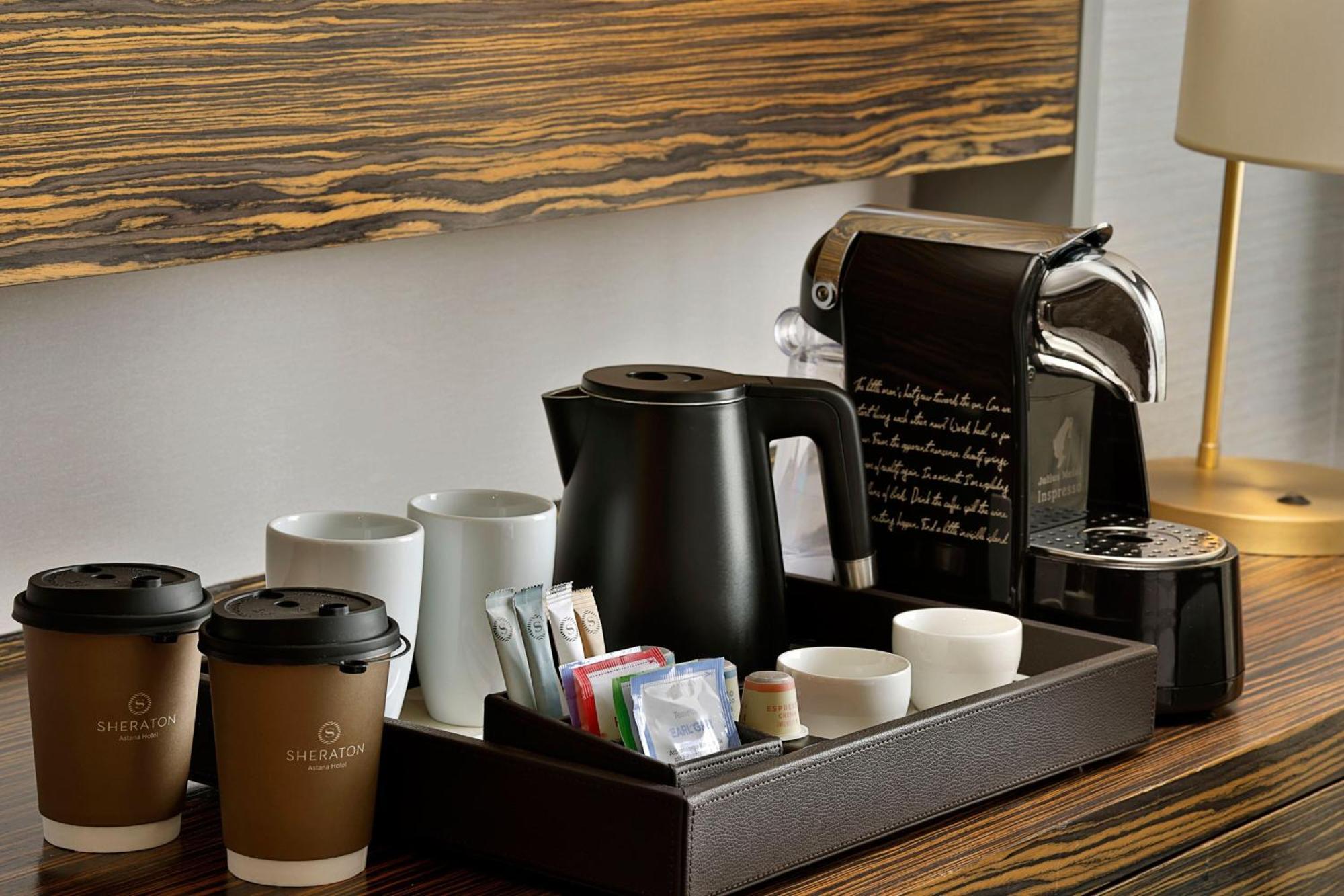 努尔苏丹喜来登酒店 阿斯坦纳 外观 照片 A Nespresso coffee machine in a hotel room