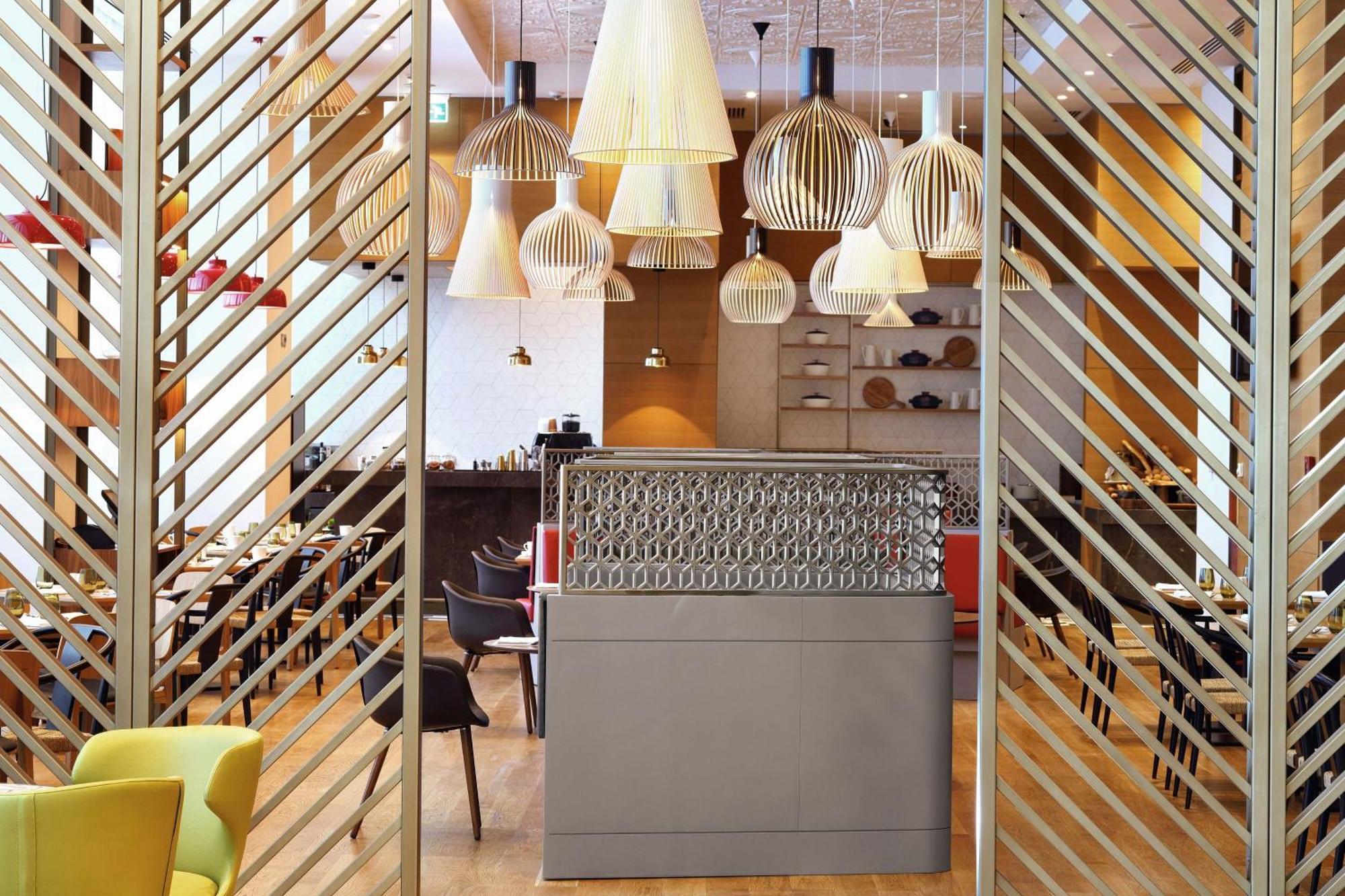 努尔苏丹喜来登酒店 阿斯坦纳 外观 照片 Restaurant interior